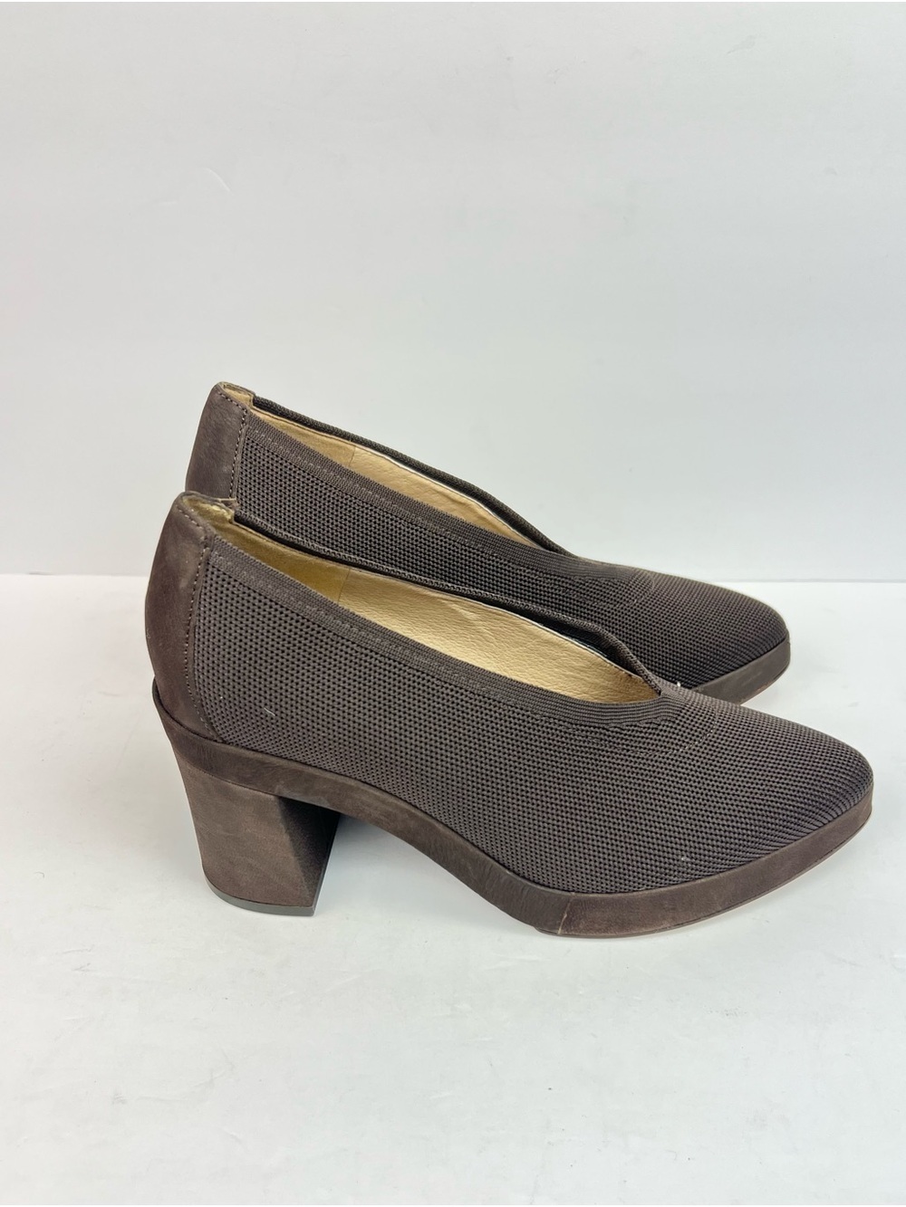 Eileen Fisher Signy StretchPump Heel Womens ShoeChocolate Brown Leather Sz 8.5M